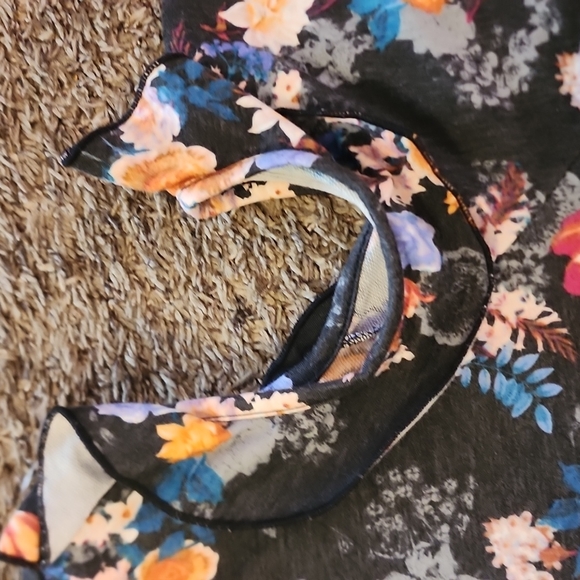 Self Esteem cold shoulder plus size floral sweater - Picture 5 of 7